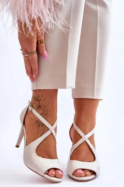 Outlet Buty Sergio Leone Modne Skórzane Sandałki Na Szpilce Sergio Leone SK429 Perłowe Jasnobeżowe