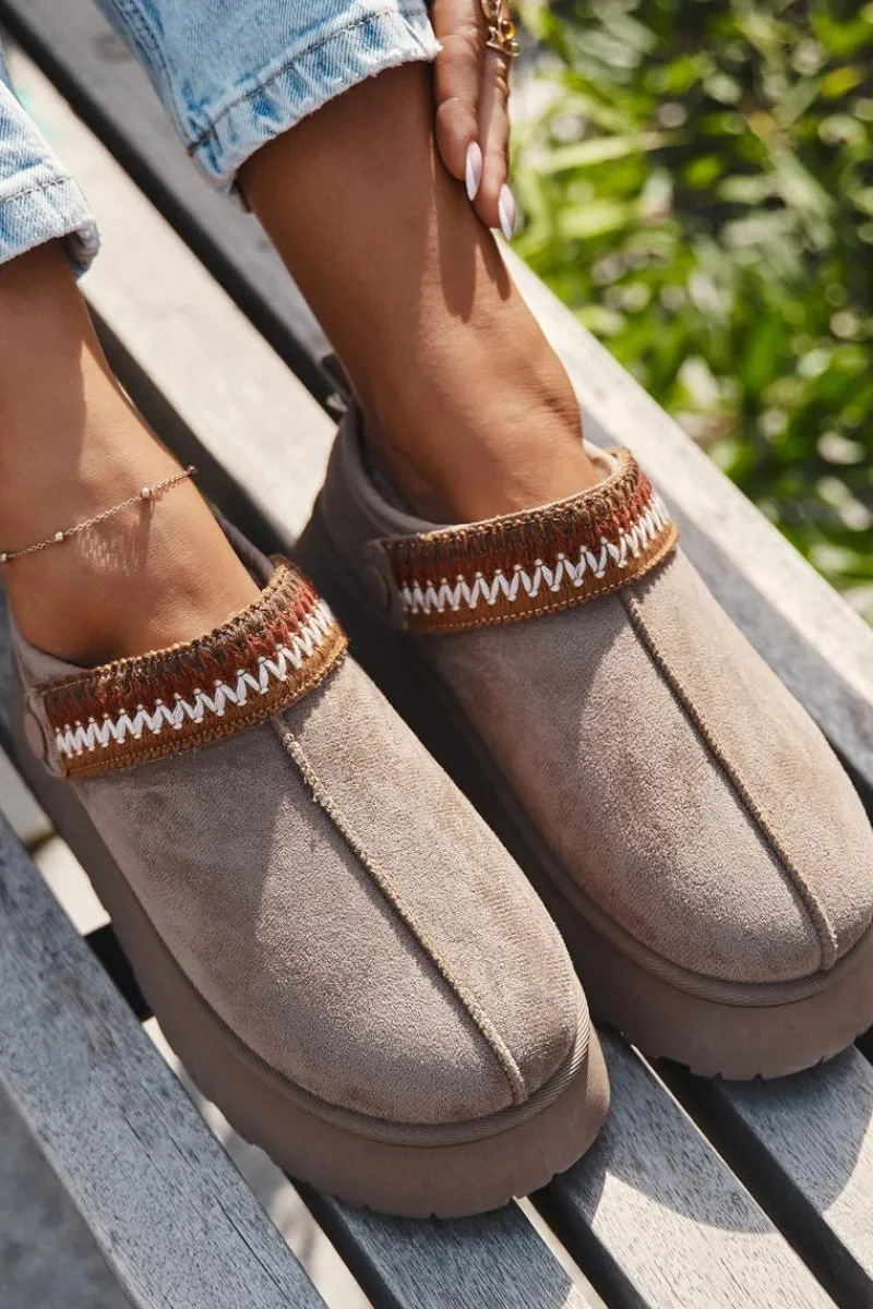 Clearance Boto Śniegowce Damskie Niskie Z Ruchomym Paskiem I Haftem Na Platformie Ciemnobeżowe Lyrisse Beżowy