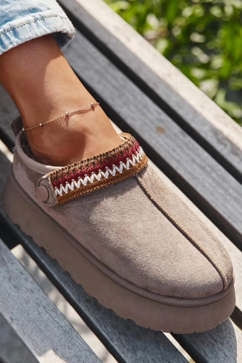 Clearance Boto Śniegowce Damskie Niskie Z Ruchomym Paskiem I Haftem Na Platformie Ciemnobeżowe Lyrisse Beżowy