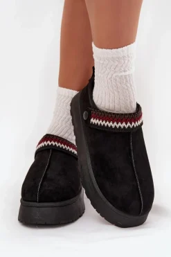 Discount Śniegowce Damskie Niskie Z Ruchomym Paskiem I Haftem Na Platformie Czarne Lyrisse Damskie Śniegowce Damskie|Kapcie Klasyczne