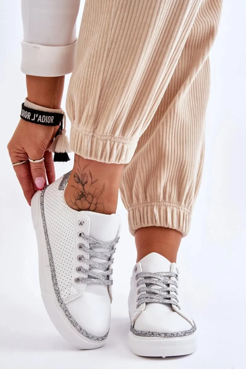 Sale Niskie Damskie Trampki Z Perforacją Biało-Srebrne Daxton Damskie Trampki Damskie Niskie