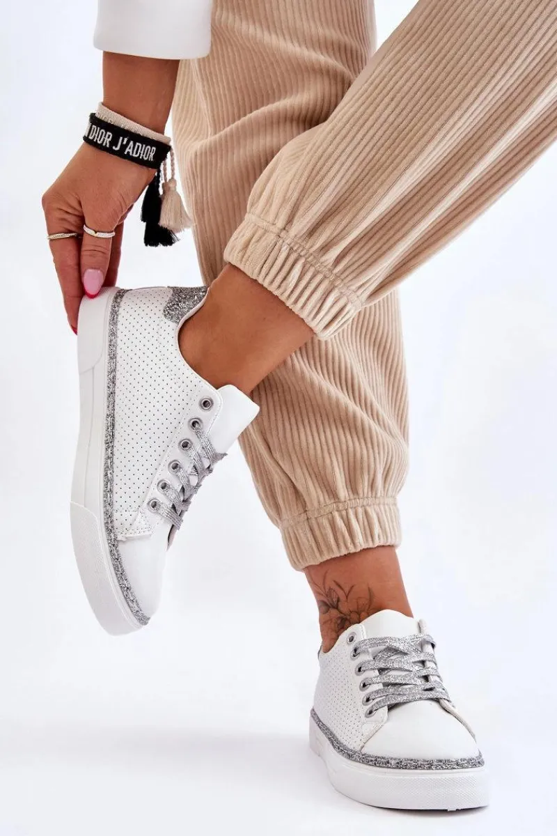 Sale Niskie Damskie Trampki Z Perforacją Biało-Srebrne Daxton Damskie Trampki Damskie Niskie