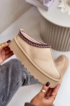 Śniegowce Damskie|Kapcie Klasyczne></noscript>Boto Niskie Śniegowce Damskie Z Haftem Na Platformie Jasnobeżowe Narirya Beżowy