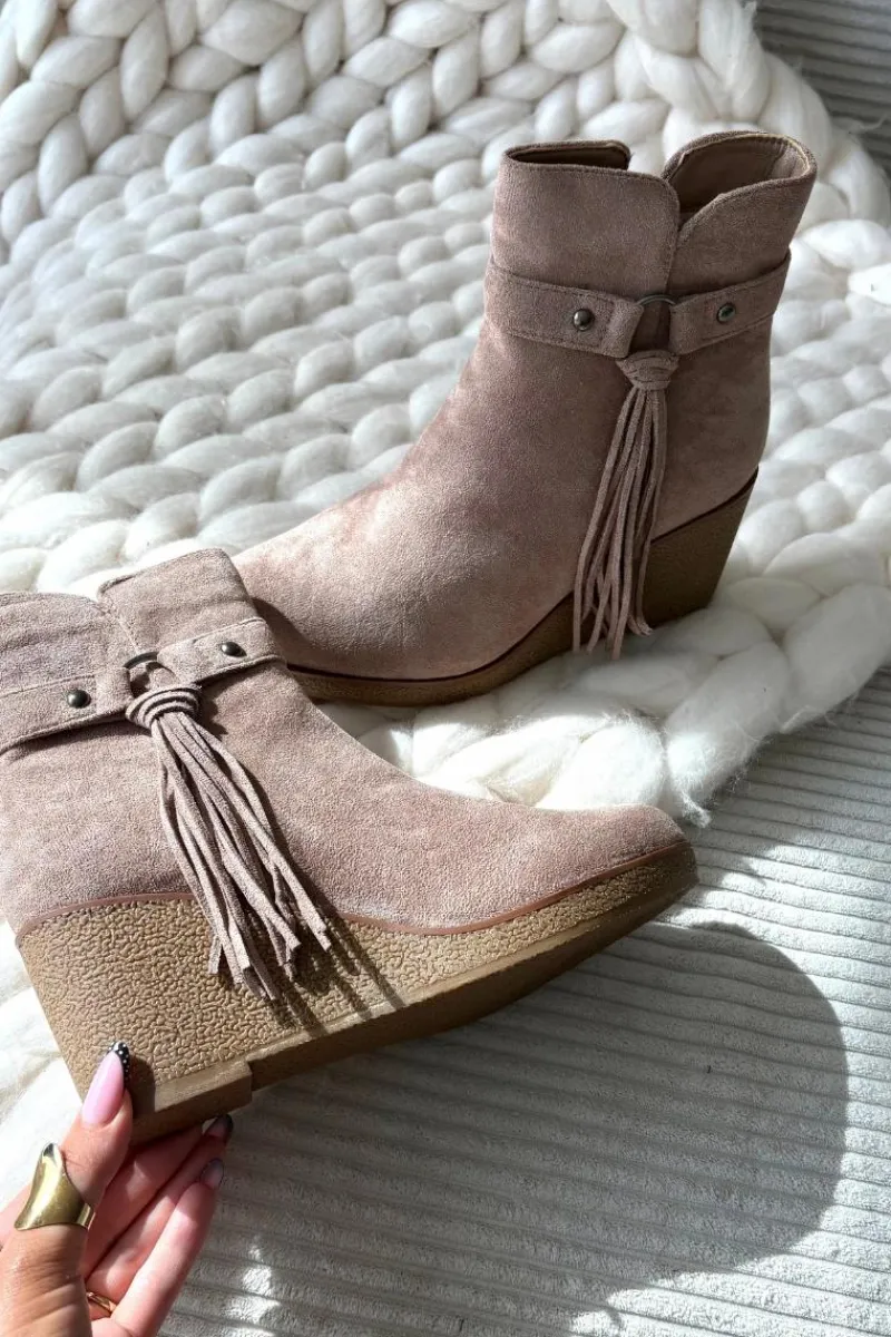 Discount Boto Ocieplane Botki Damskie Na Koturnie Z Frędzlami Beżowe Olivarae Beżowy