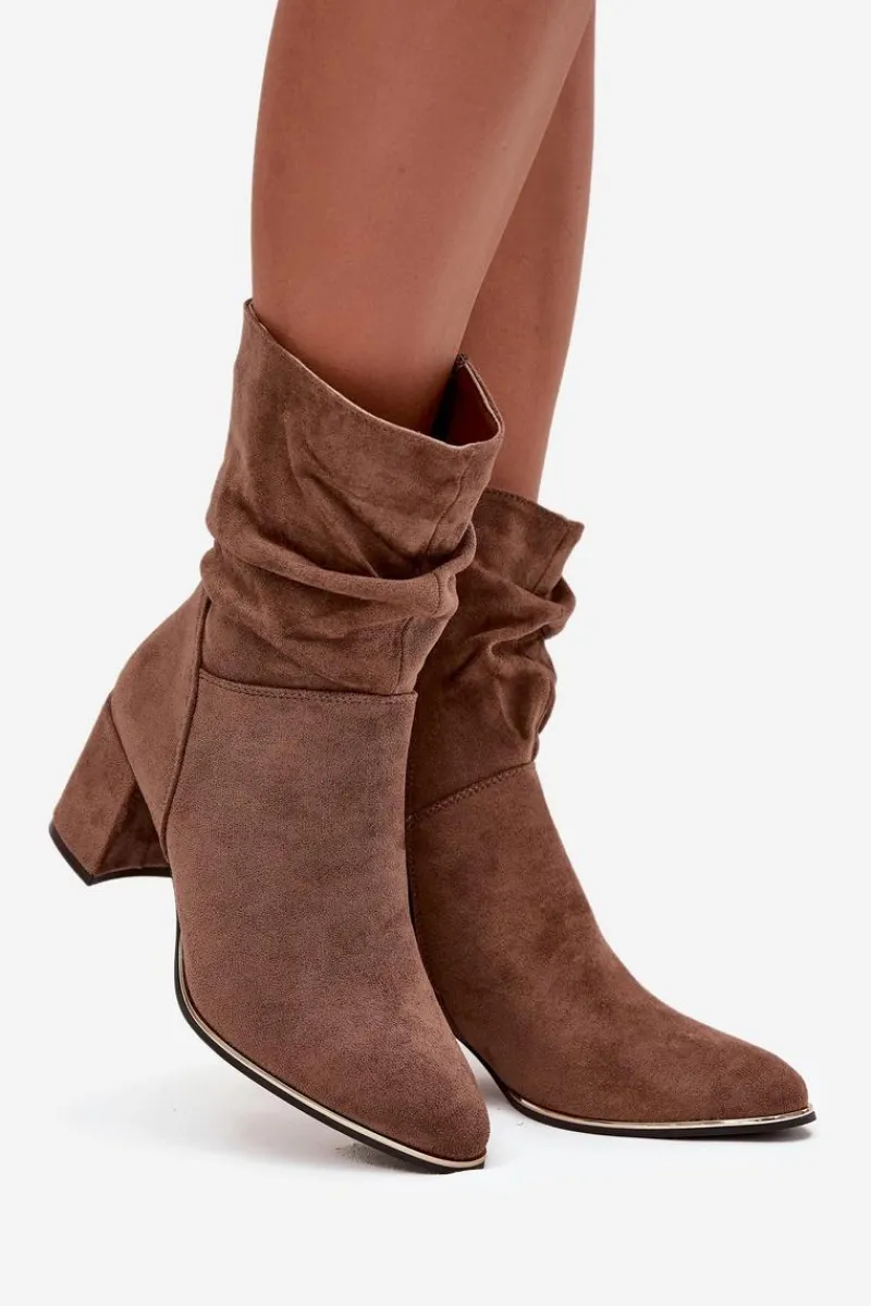 Outlet Ocieplane Botki Damskie Z Marszczeniem Na Słupkowym Obcasie Brązowe Ivressa Damskie Botki Na Słupku|Botki Zimowe Damskie