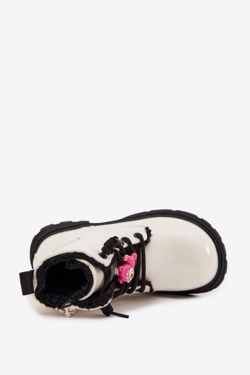 Sale Boto Ocieplane Botki Dziecięce Lakierowane Z Przypinką Miś Białe Jovellea Biały