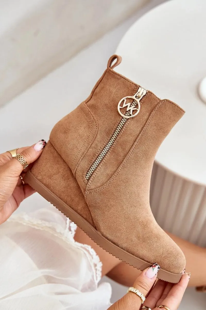 Ocieplane Botki Na Koturnie Z Ozdobnym Zamkiem Eko Zamszowe Camel Leretha Damskie Botki Ocieplane|Botki Na Koturnie