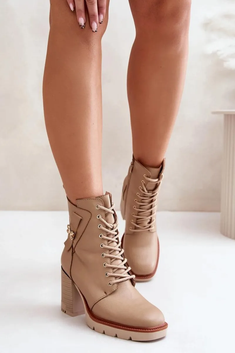 Hot Boto Ocieplane Botki Na Słupku Ze Złotym Detalem Beżowe Ivarisse Beżowy