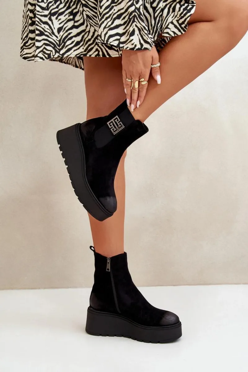 Outlet Ocieplane Botki Sztyblety Damskie Na Koturnie I Platformie Z Eko Zamszu Czarne Vinceza 58339 Damskie Botki Na Koturnie|Czarne Botki