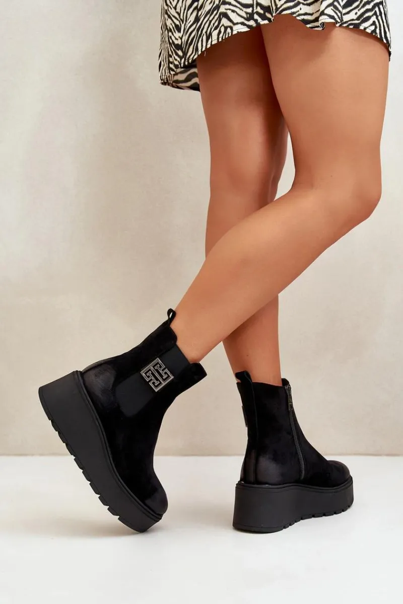 Outlet Ocieplane Botki Sztyblety Damskie Na Koturnie I Platformie Z Eko Zamszu Czarne Vinceza 58339 Damskie Botki Na Koturnie|Czarne Botki