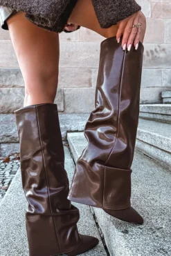 Kozaki Ocieplane|Kozaki Na Słupku></noscript>Boto Ocieplane Kozaki Damskie Z Wywiniętą Cholewką Na Słupku Czekoladowe Elivira Brązowy