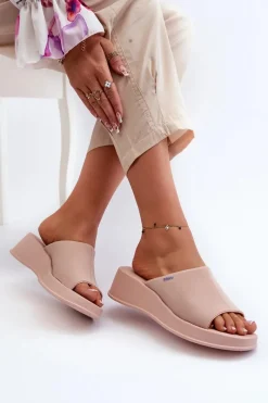 ZAXY Pachnące Klapki Damskie Na Koturnie LL285083 Jasnoróżowe