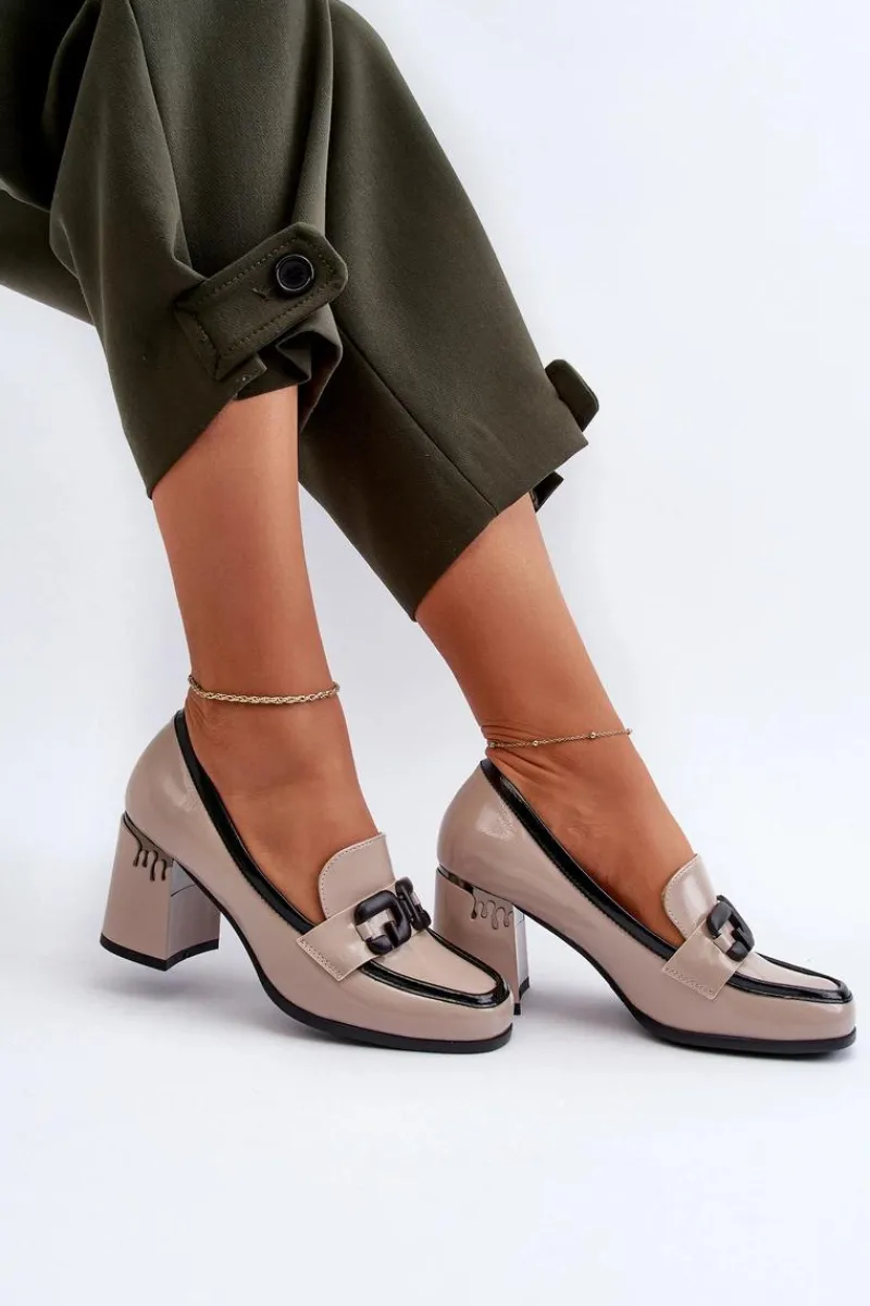 Online Damskie buty S.Barski Półbuty Damskie Na Słupku Lakierowane Beżowe D&A MR38-973 Beżowy