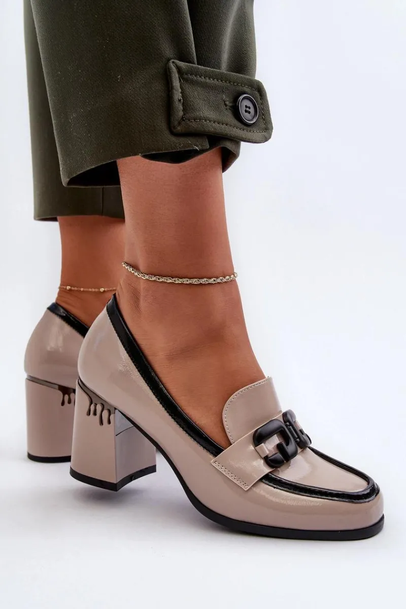 Online Damskie buty S.Barski Półbuty Damskie Na Słupku Lakierowane Beżowe D&A MR38-973 Beżowy