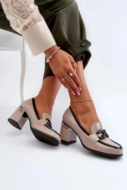 Online Damskie buty S.Barski Półbuty Damskie Na Słupku Lakierowane Beżowe D&A MR38-973 Beżowy