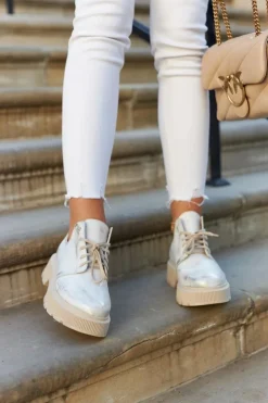 New Półbuty Na Masywnej Podeszwie Nicole 2701/004 Biało-Złote Damskie Półbuty Skórzane