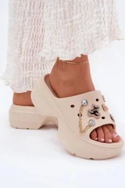 Sale Piankowe Klapki Damskie Na Masywnej Platformie Ze Złotymi Przypinkami Beżowe Ivoriel Damskie Klapki Basenowe|Klapki Na Platformie