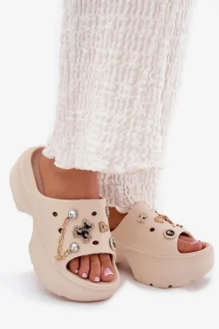 Sale Piankowe Klapki Damskie Na Masywnej Platformie Ze Złotymi Przypinkami Beżowe Ivoriel Damskie Klapki Basenowe|Klapki Na Platformie