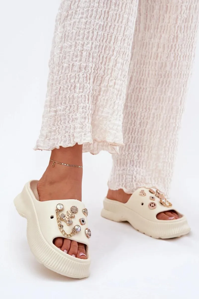 Best Piankowe Klapki Damskie Ze Złotymi Przypinkami Jasnobeżowe Hortiana Damskie Klapki Basenowe|Klapki Na Platformie