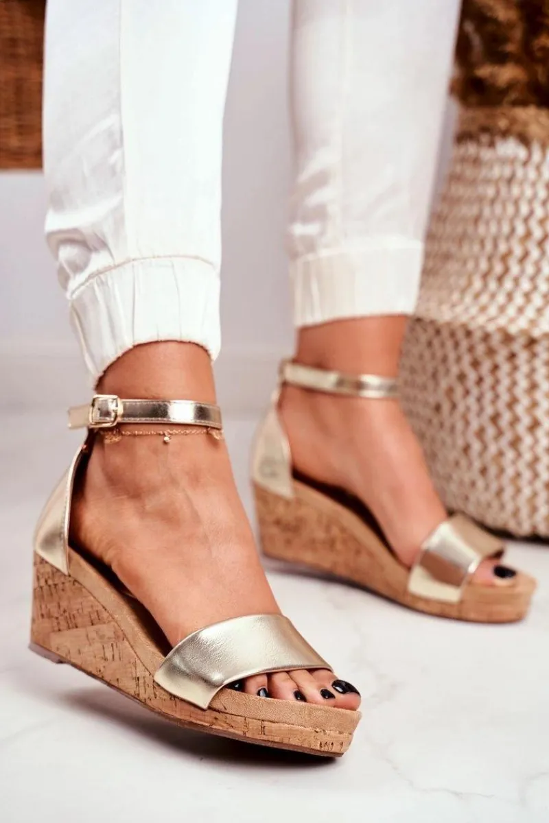 Outlet Sandałki Damskie Na Koturnie Złote MarryMe Damskie Sandały Na Koturnie