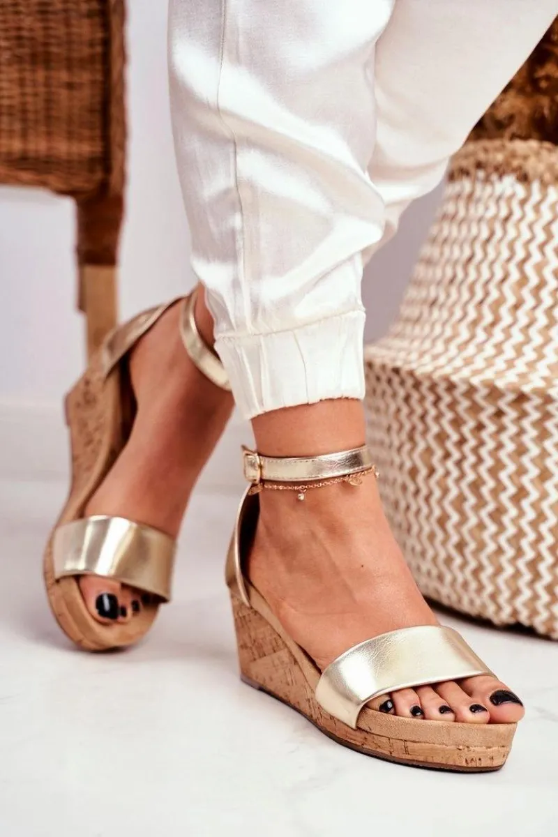 Outlet Sandałki Damskie Na Koturnie Złote MarryMe Damskie Sandały Na Koturnie