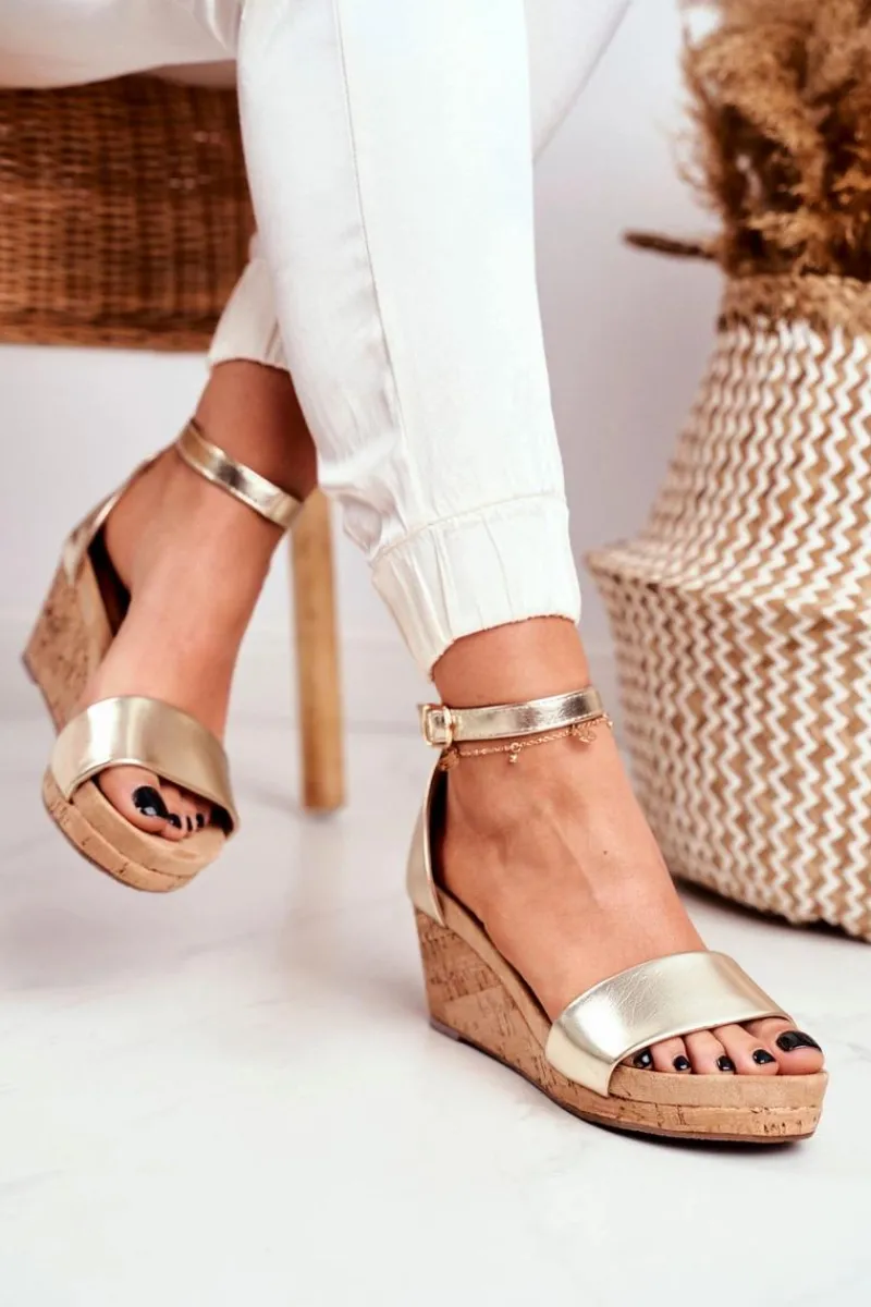 Outlet Sandałki Damskie Na Koturnie Złote MarryMe Damskie Sandały Na Koturnie