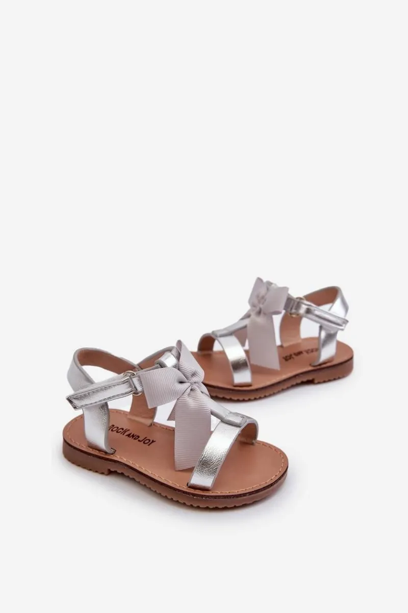 Outlet Sandałki Dziecięce Z Kokardką Na Rzep Srebrne Joratia Dzieci Dziewczęce