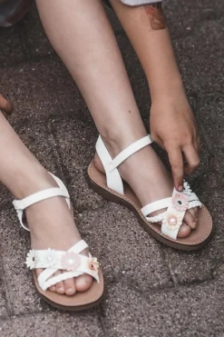 Best Sandałki Dziecięce Zapinane Na Rzep Z Kwiatkami Białe Nestalee Dzieci Dziewczęce