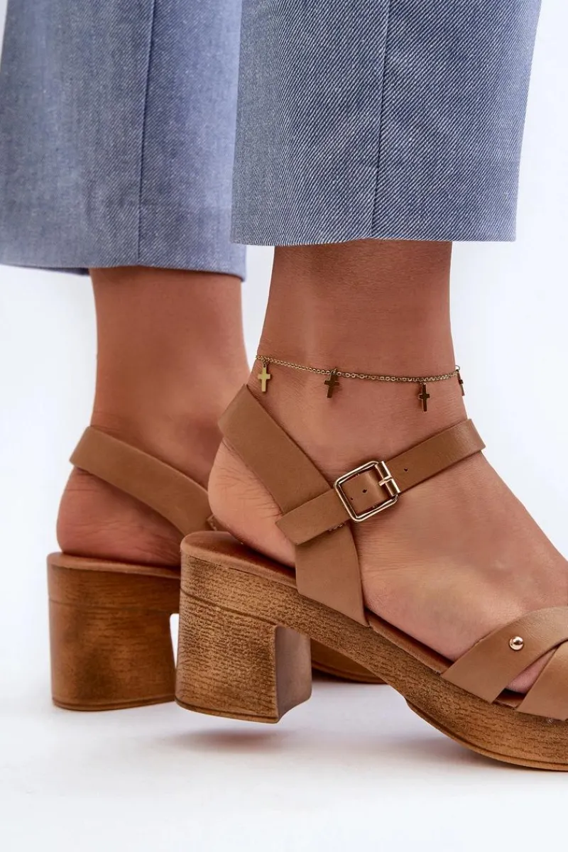 Online Evento Sandały Damskie Na Obcasie Z Eko Skóry Brązowe Assames Brązowy