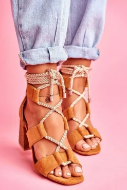 Sandały Na Obcasie>Boto Sandały Damskie Na Słupku Wiązane Zamszowe Camel Amore