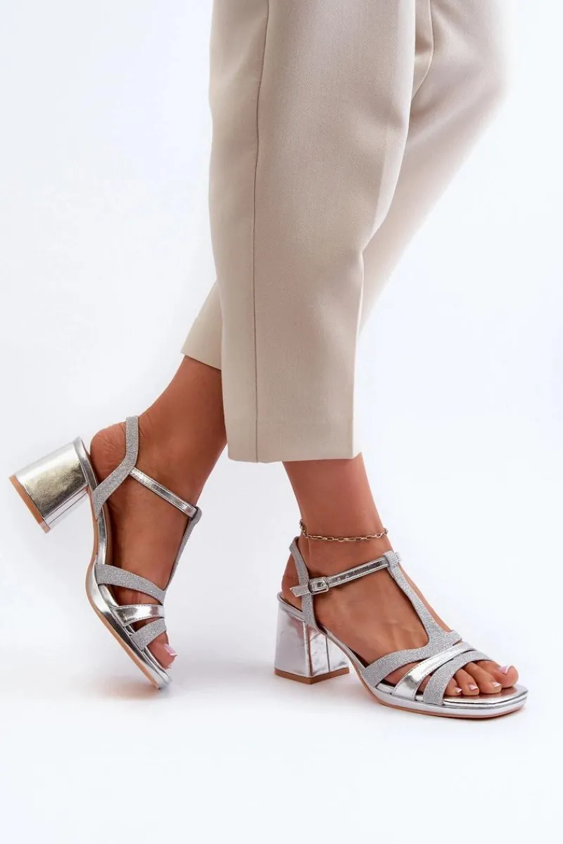 Outlet Evento Sandały Damskie Na Słupku Z Eko Skóry Srebrne Lyana Srebrny