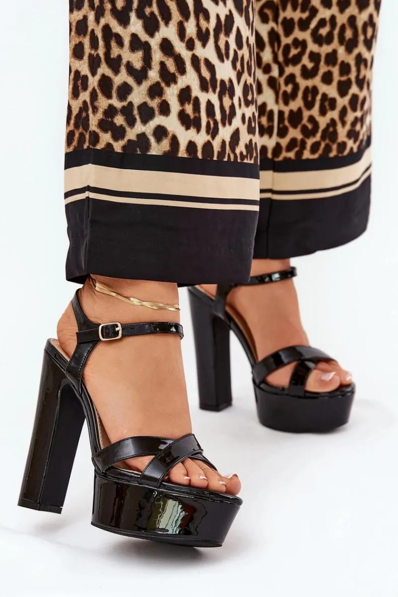 Clearance Boto Sandały Damskie Na Wysokim Słupku I Platformie Lakierowane Czarne Jovenes Czarny