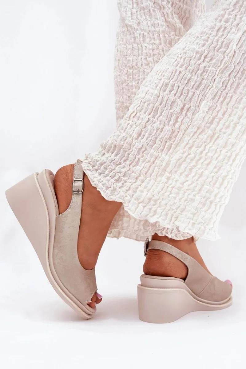 Hot Sandały Damskie Skórzane Na Koturnie S.Barski LR51-539 Złote Damskie Sandały Na Koturnie