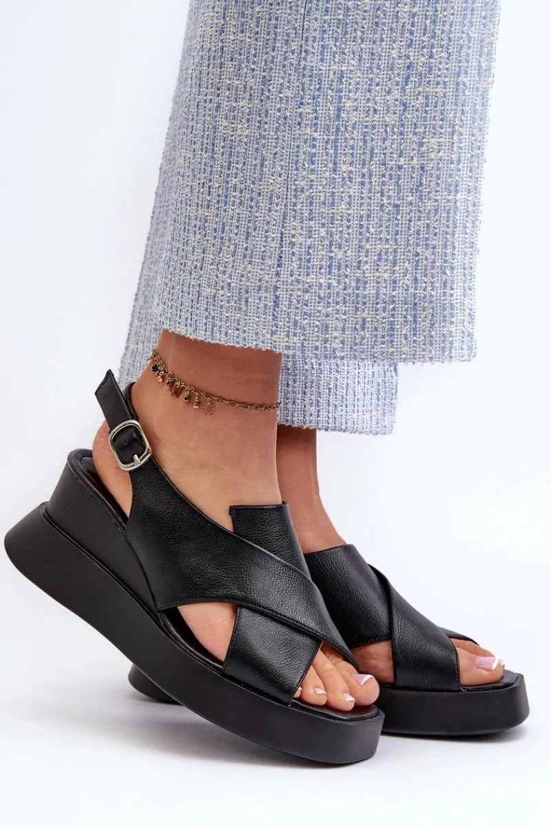 Sandały Na Koturnie>Boto Sandały Damskie Z Eko Skóry Na Platformie I Koturnie Czarne Vaiara