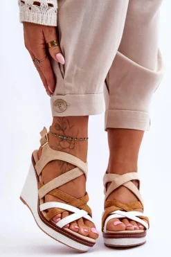 Outlet Sandały Na Koturnie Z Paseczkami Beżowe Ellen Damskie Sandały Na Koturnie