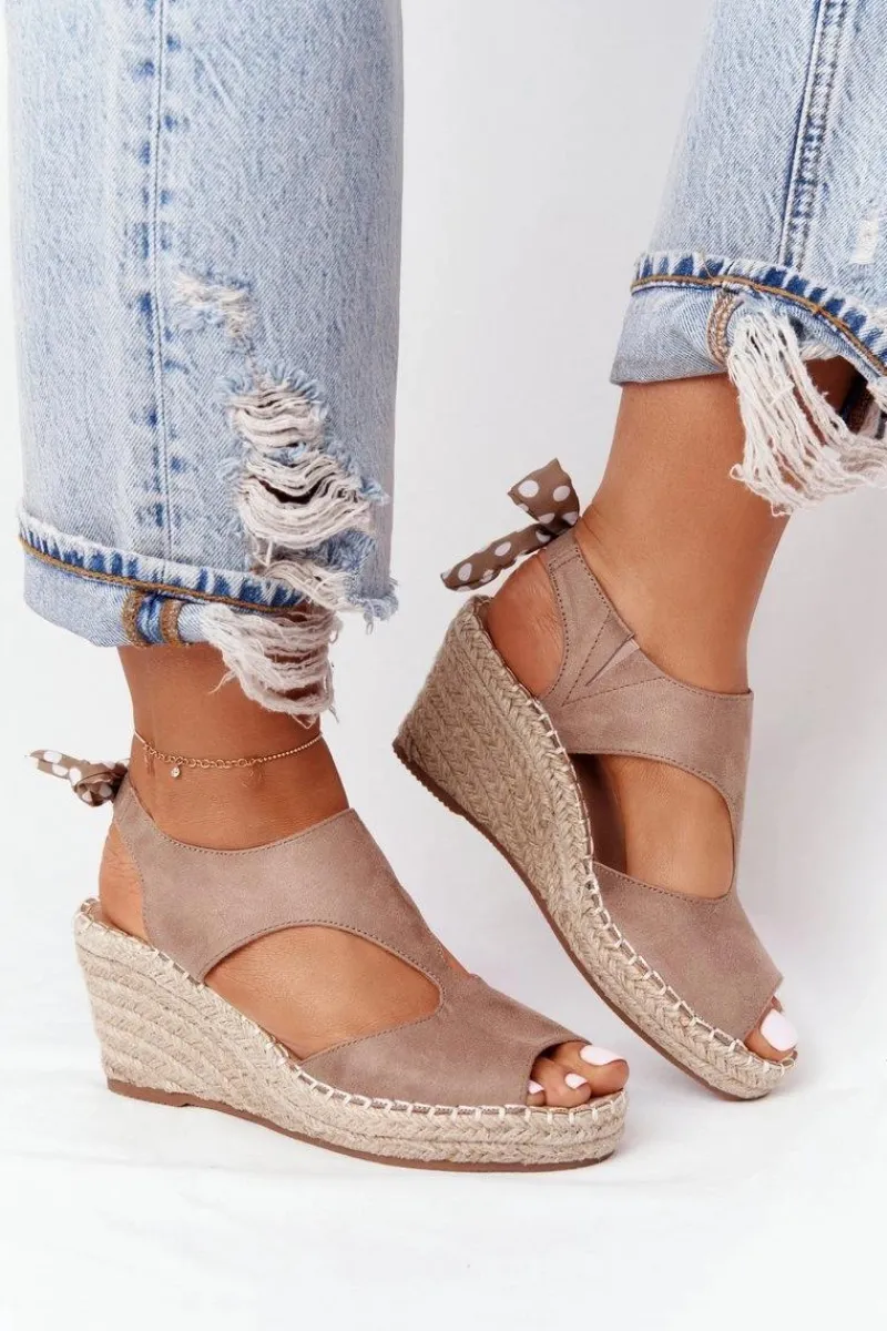 Outlet Evento Sandały Na Koturnie Z Plecionką Beżowe Mykonos