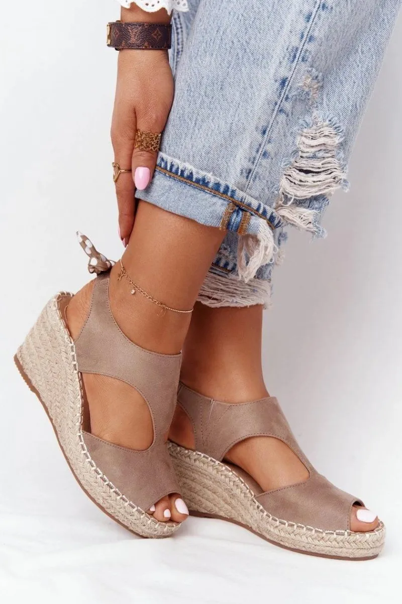 Outlet Evento Sandały Na Koturnie Z Plecionką Beżowe Mykonos