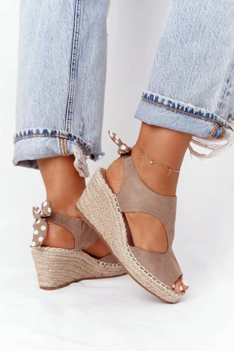 Outlet Evento Sandały Na Koturnie Z Plecionką Beżowe Mykonos