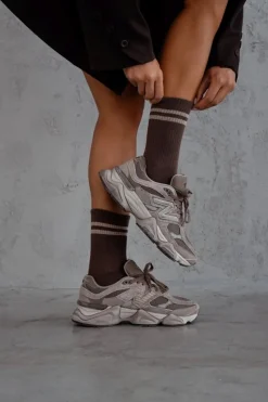 New Skarpetki Damskie Dwa Cienkie Paski Brązowe Skarpetki|Skarpetki