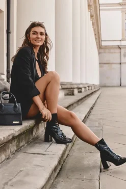 Discount Skórzane Botki Na Masywnym Obcasie Z Ozdobą S.Barski MR870-99 Czarne Damskie Botki Zimowe Damskie|Botki Na Obcasie