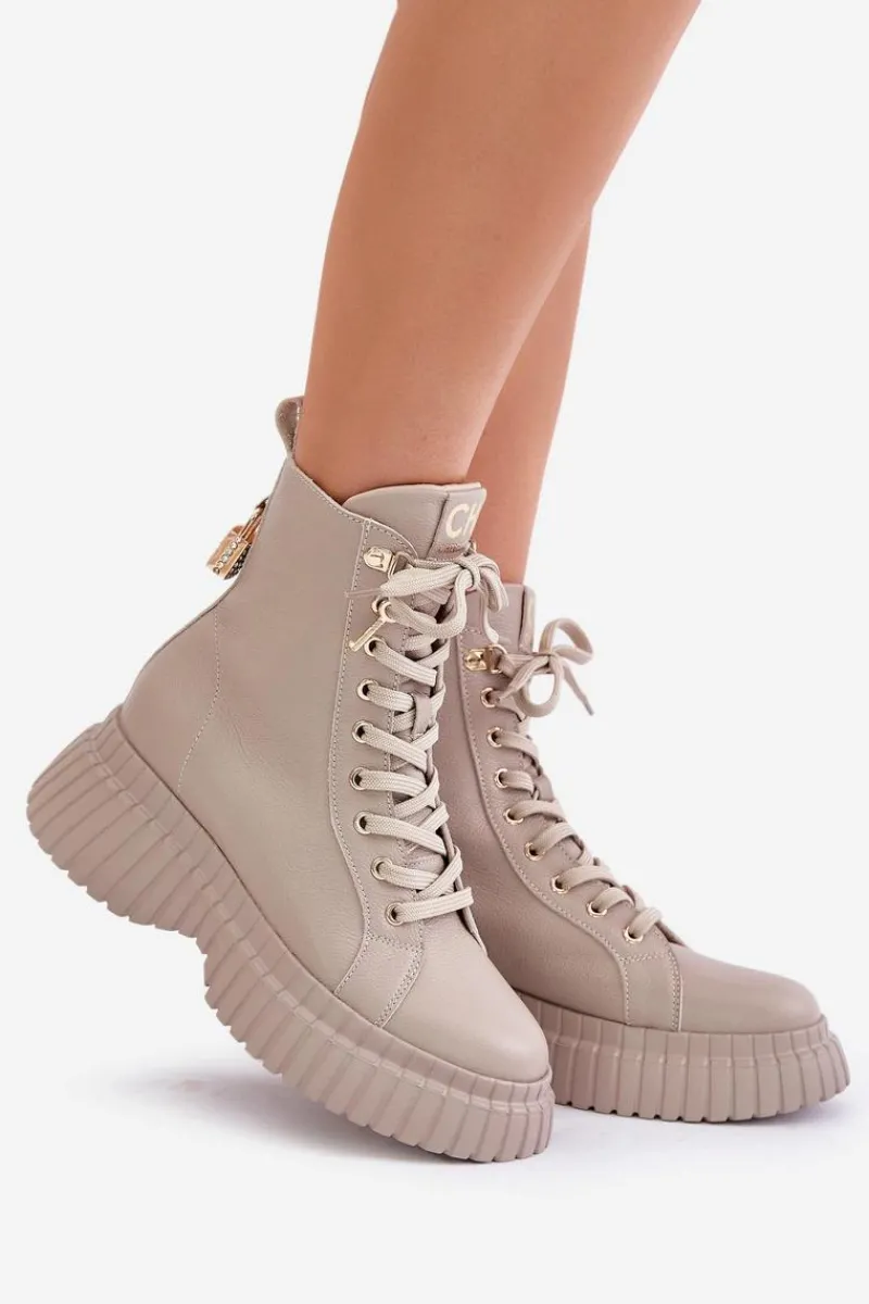 Outlet CheBello Skórzane Botki Na Platformie Na Zamek Z Ozdobną Kłódką 4517 Beżowe