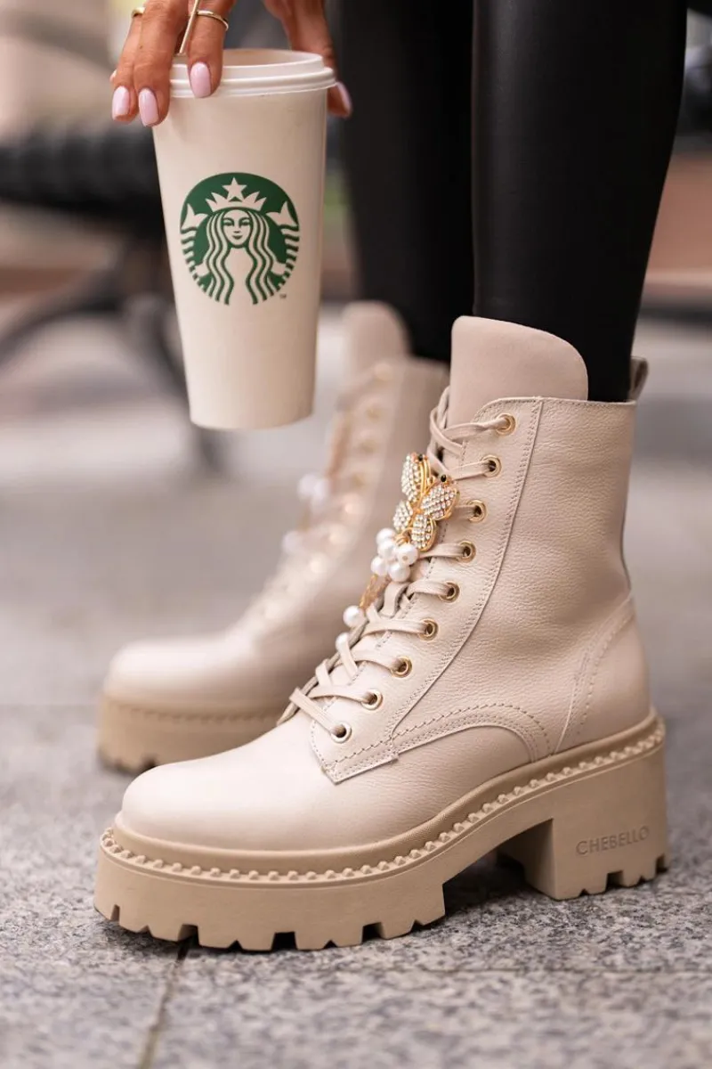 Botki Ocieplane|Damskie Trapery>CheBello Skórzane Botki Workery Damskie Z Motylem Beżowe 4590