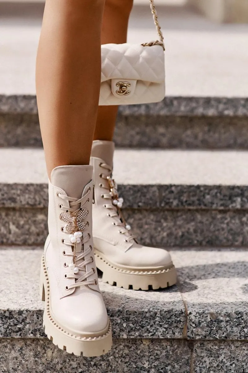 Botki Ocieplane|Damskie Trapery>CheBello Skórzane Botki Workery Damskie Z Motylem Beżowe 4590