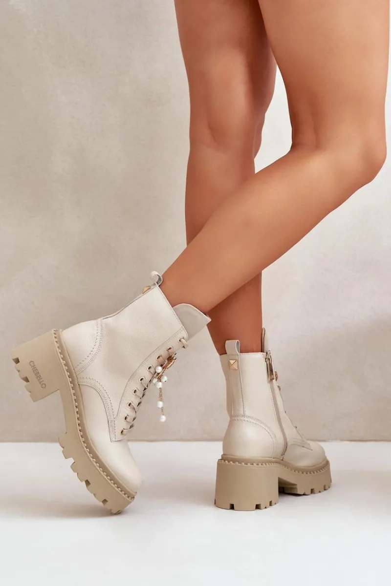 Botki Ocieplane|Damskie Trapery>CheBello Skórzane Botki Workery Damskie Z Motylem Beżowe 4590