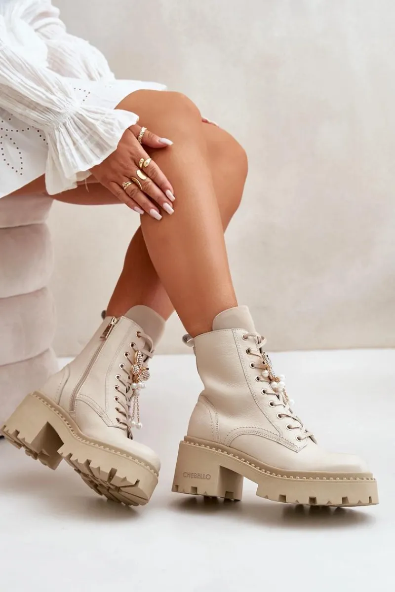 Botki Ocieplane|Damskie Trapery>CheBello Skórzane Botki Workery Damskie Z Motylem Beżowe 4590