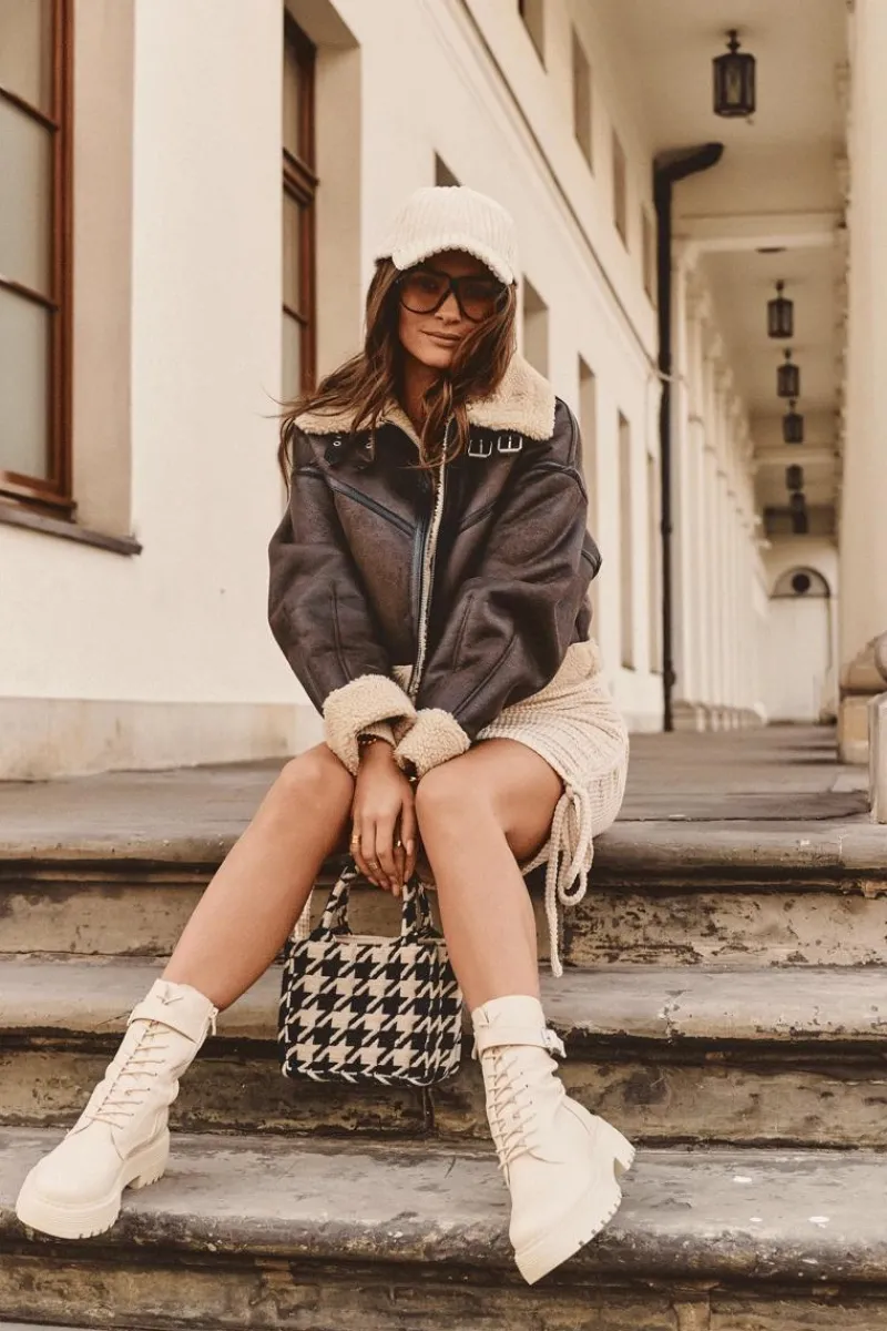 Botki Sznurowane|Brązowe I Beżowe Botki>Boto Skórzane Botki Workery Na Płaskim Obcasie Z Klamrą Jasnobeżowe Samivlo