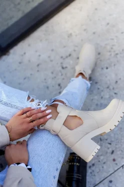 Boto Skórzane Botki Wycięcie Pasek Beżowe Rosanne