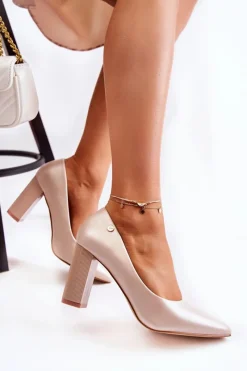 Outlet Skórzane Czółenka Na Słupku W Szpic Beżowe Larea Damskie Czółenka Na Słupku|Czółenka Klasyczne