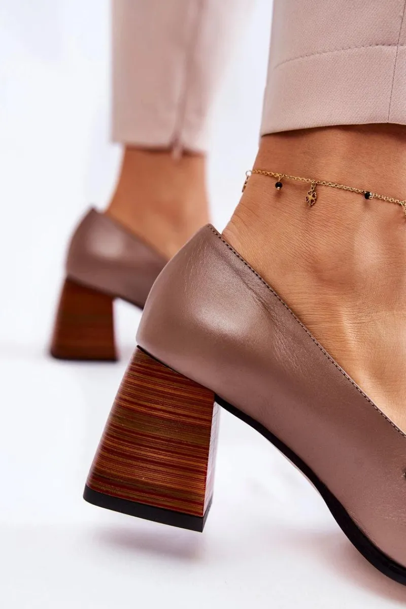 Laura Messi Skórzane Czółenka Z Łańcuchem 2514 Beżowe