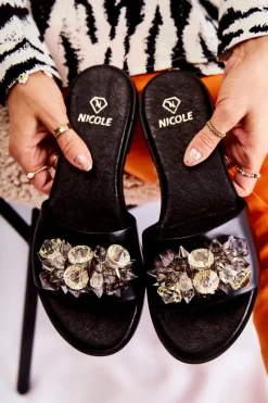 Klapki Damskie Klasyczne>Boto Skórzane Damskie Klapki Z Ozdobą Nicole 2726 Czarne